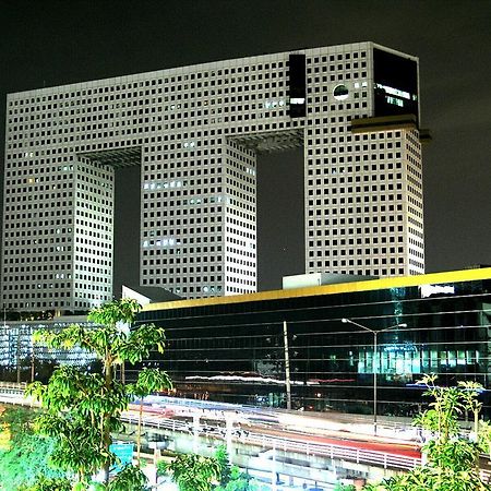 Iyarin @ Tuk Chang Hotel Bangkok Exterior photo